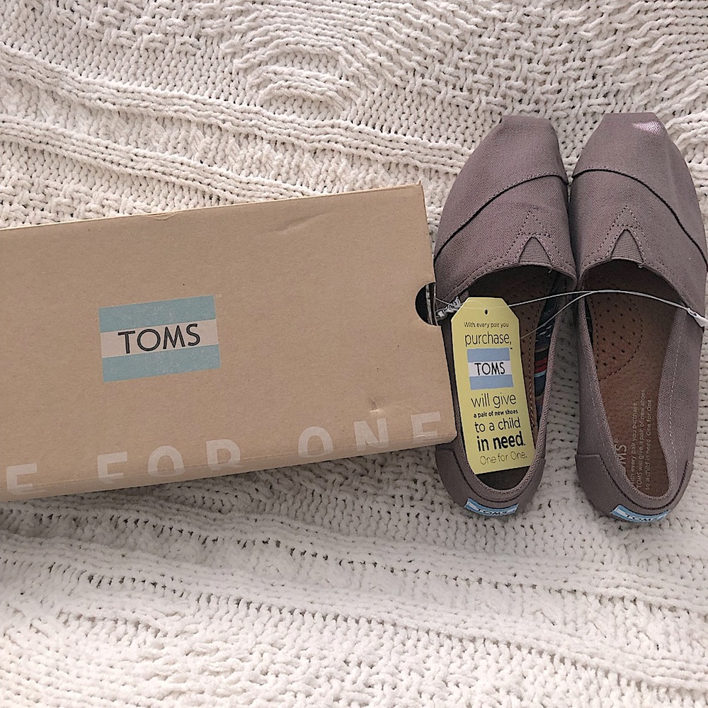 Tom’s shoes